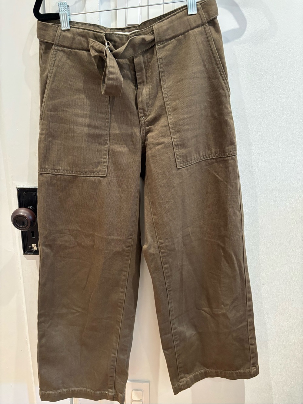 Wide-Leg Utility Crop Pants in Olive Green